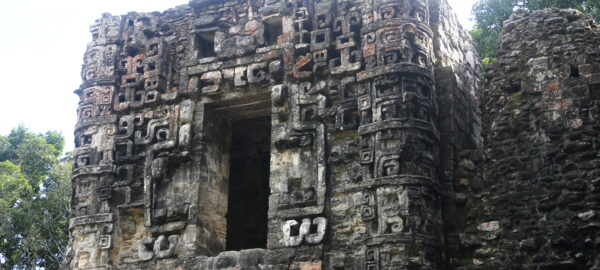 Zona arqueológica Maya Hormiguero