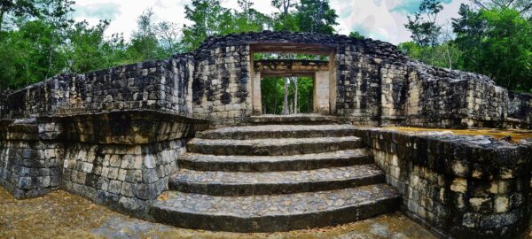 Zona arqueológica Maya balamku