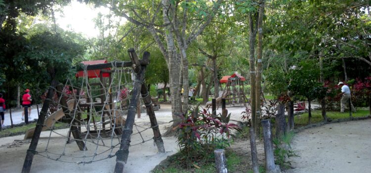 Parque Urbano Kabah