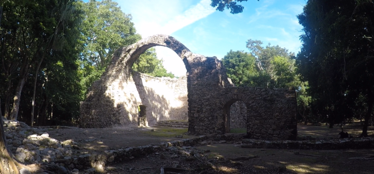 Zona arqueológica Maya Oxtankah