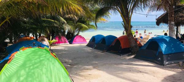 Camping Lunas Bar en la playa de Mahahual Costa Maya